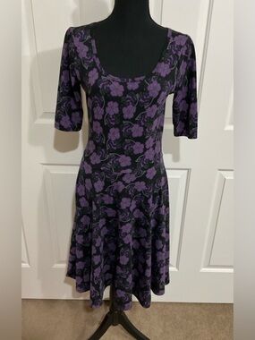 LuLaRoe M Floral Nicole Scoop Neck A-Line Dress in Purple and Black